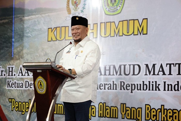 Ketua DPD RI saat memberikan kuliah umum di Kampus STIE Indonesia Banjarmasin, Kalimantan Selatan,