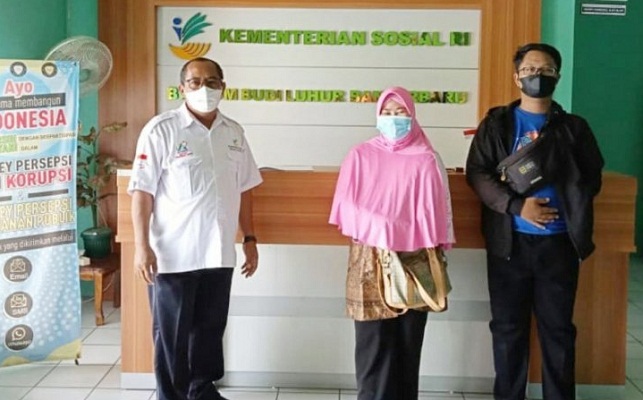 Ketua Himpunan Wanita Disabilitas Indonesia Kalimantan Selatan Hervita Liana saat mengunjungi Balai Rehabilitasi